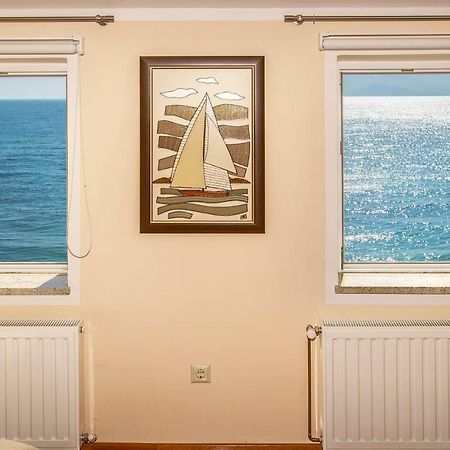 Apartment Bojan With Terrace And Sea View Baška Екстериор снимка