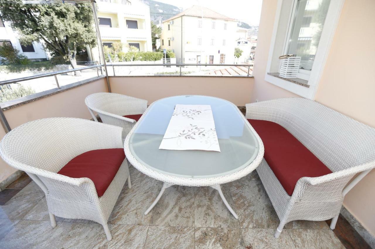 Apartment Bojan With Terrace And Sea View Baška Екстериор снимка